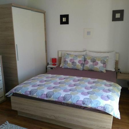 Apartment Bozac Ровінь Екстер'єр фото