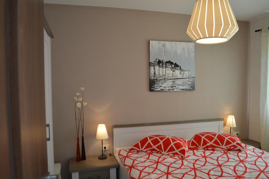 Apartment Bozac Ровінь Екстер'єр фото